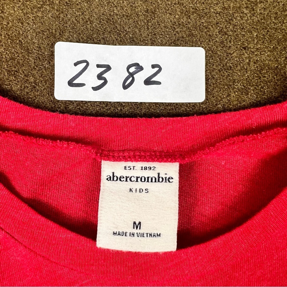 ⭐️ 3 for $15⭐️ Abercrombie Kids Red Long Sleeve Tee Kids Medium - Picture 4 of 8